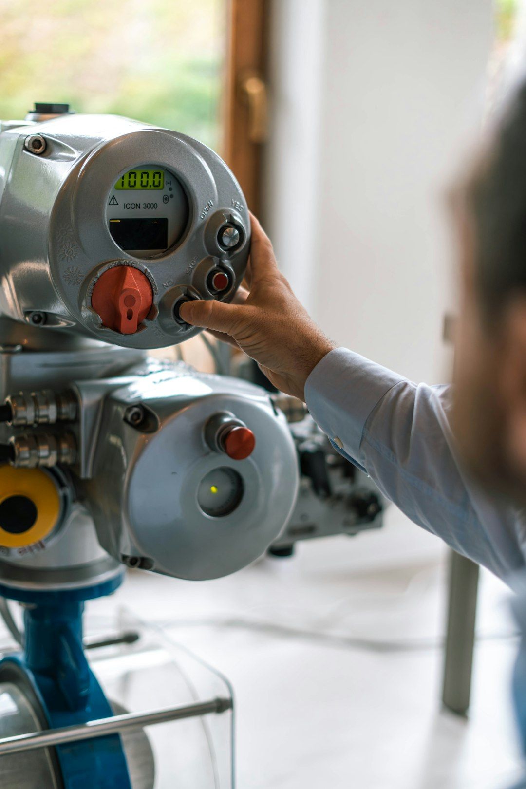 Hand on a valve actuator control